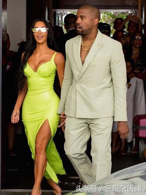 金卡戴珊同框老公，身高只有160cm，却敢穿荧光绿长裙