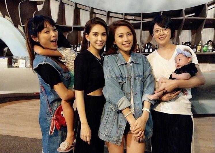 昆凌周杰伦17岁交往22岁结婚，难怪25岁生日还这么甜蜜