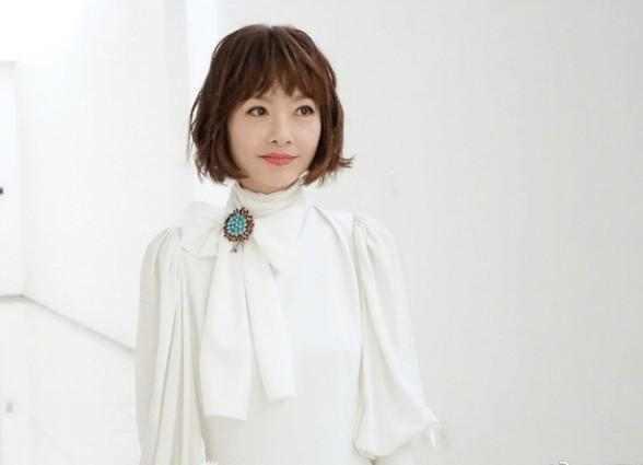 陈鲁豫厉害了！胖了10斤不止 却美出新天际，网友：别再瘦回去了