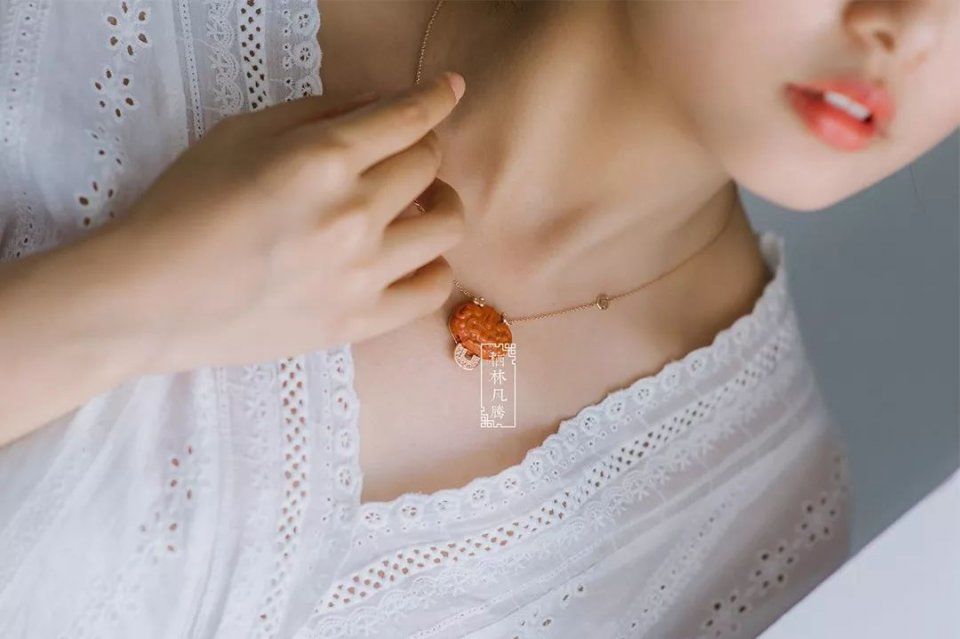 你真的会戴项链吗?献给精致女人的小秘密……