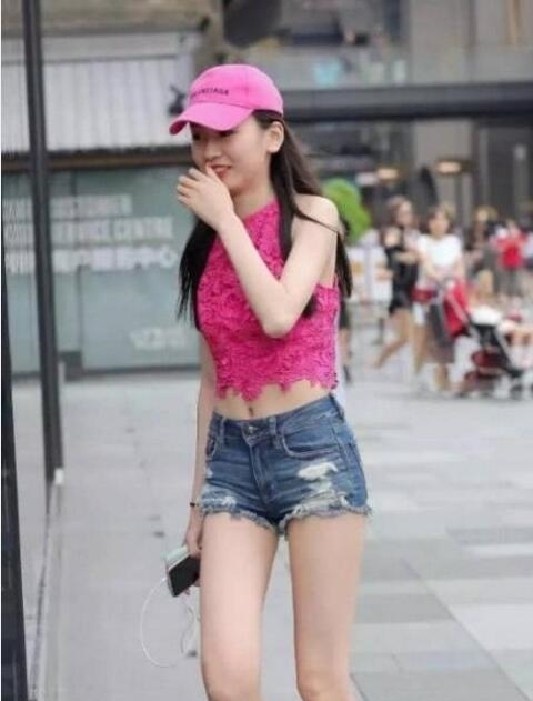 怕冷|时尚街拍美女,图4穿的很时髦,但高跟不能怕冷