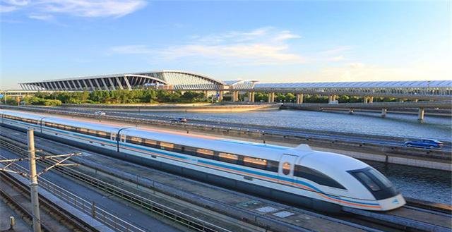 中国高铁再创辉煌，双层卧铺高铁通行了，旅客表示像住宾馆