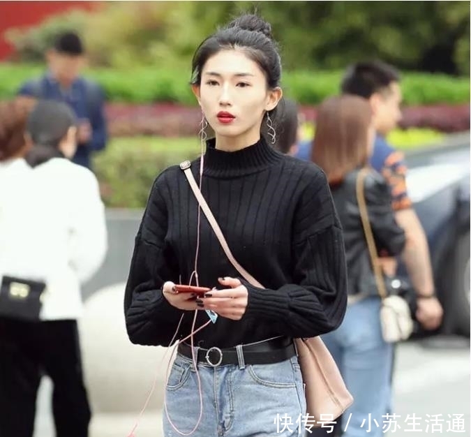  「拥有」街拍：拥有独特气质的女子，穿搭时尚，彰显迷人女性之美