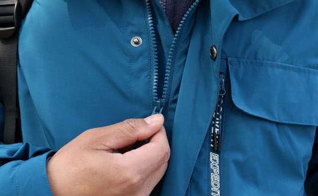  『采用』穿冲锋衣＝大叔？Discovery工装外套：时尚减龄，给你穿搭新思路！