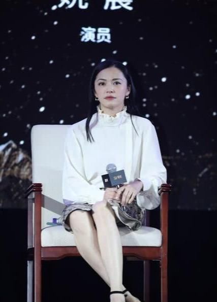  [半身裙]半身裙成今年春天流行款，温柔知性又甜美，中年女性也能穿