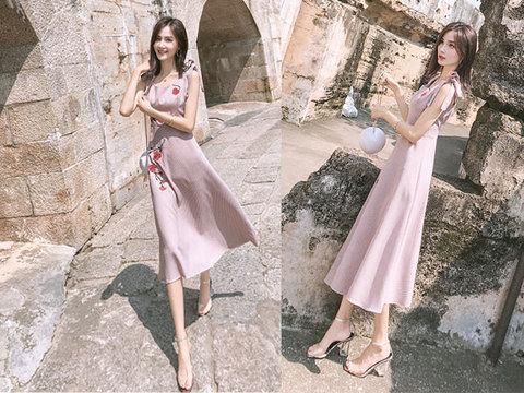 清凉时尚的吊带连衣裙，其实很美很清新