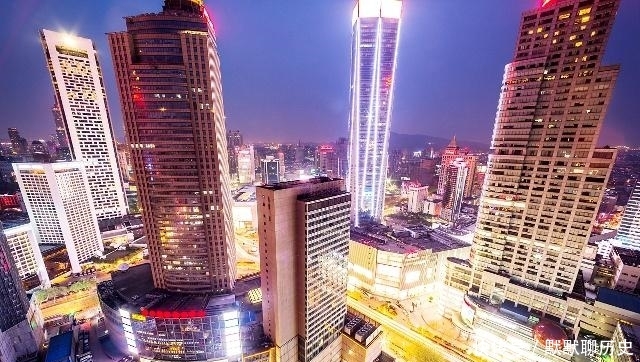 南京,它真的是一座很美的古城,还有很多好吃的,你知道吗?