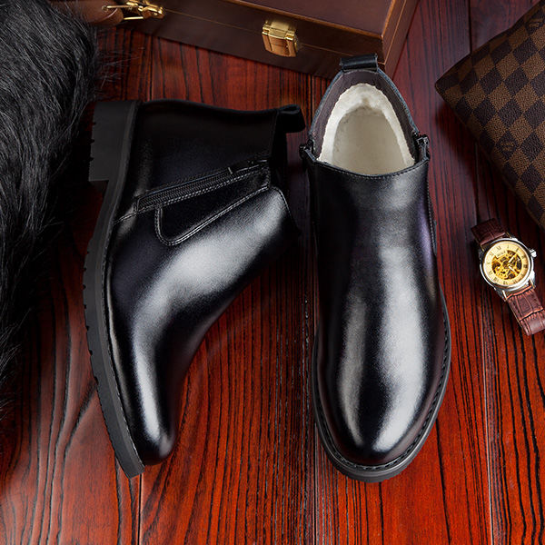 皮靴已经过时了，今年流行这种军靴，上脚让你豪气万丈