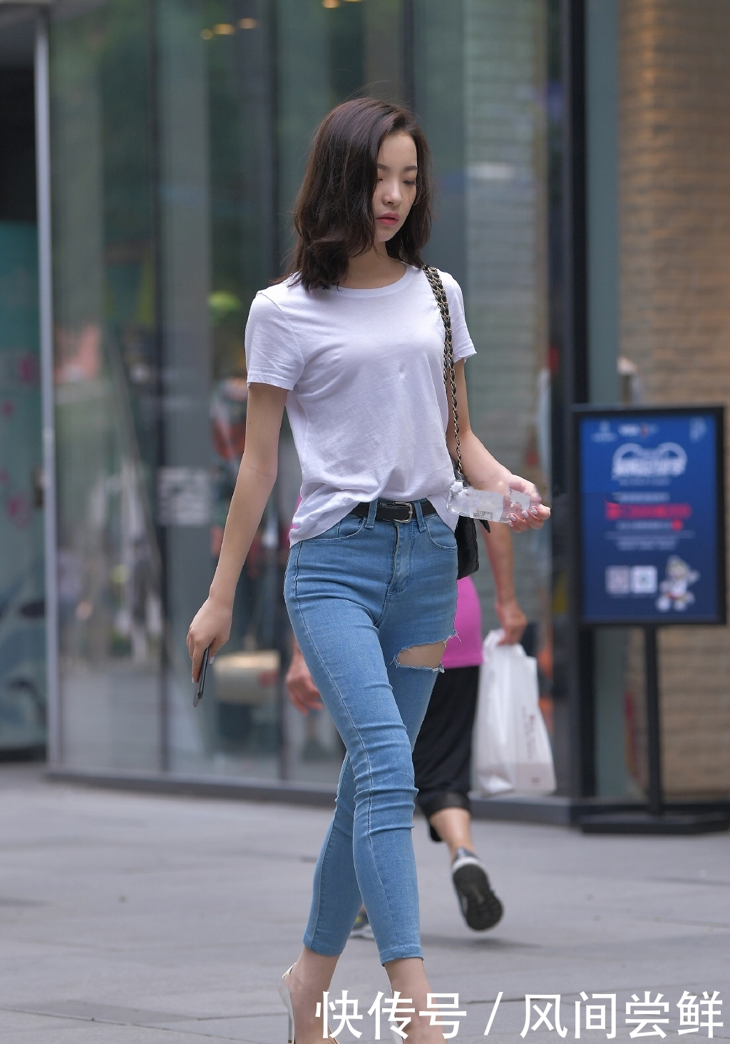 「性感」漂亮性感的牛仔裤美女,大长腿总是那么吸引人