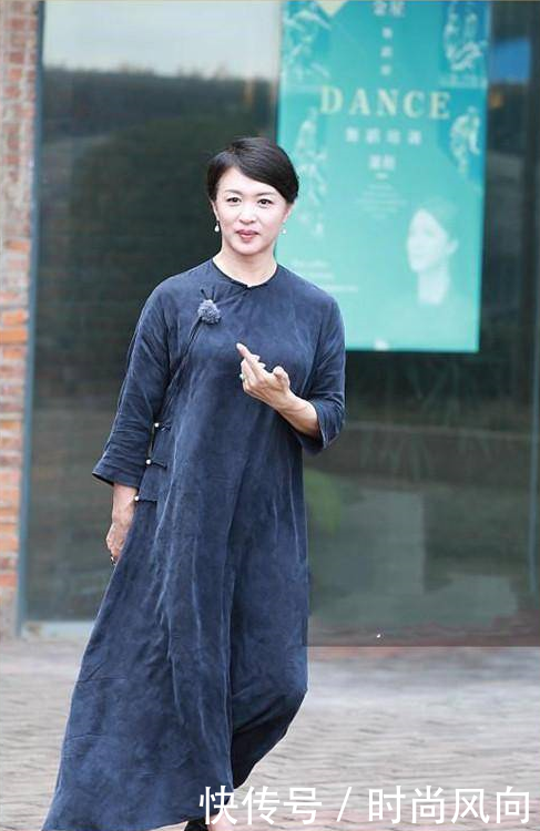 旗袍可不是随便乱穿的,穿在徐帆身上叫旗袍,穿在金星身上叫僧袍