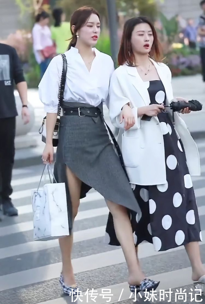  知性：街拍姐妹穿搭,一位女王一位知性,谁输谁赢