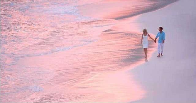 一条瀑布一个湖，居然都是粉色的！这两个地方满满的少女心！