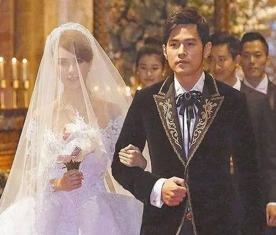 周杰伦满足昆凌