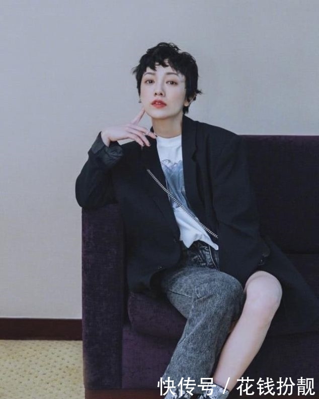  [西装外套]郭采洁穿搭真任性，这次怎么就翻车了？棕色短款外套，穿出阿姨感