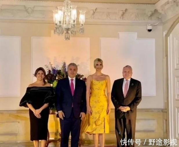  [追求丰腴]伊万卡真是金发尤物！穿金色吊带裙盘淑女头，180身材美翻了