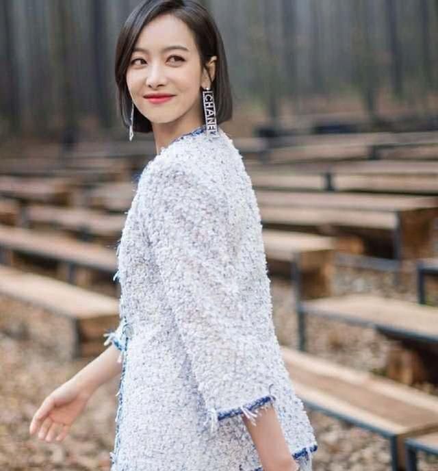  『高级感』女人30岁以后，不管日常还是上班，少穿网红小香风