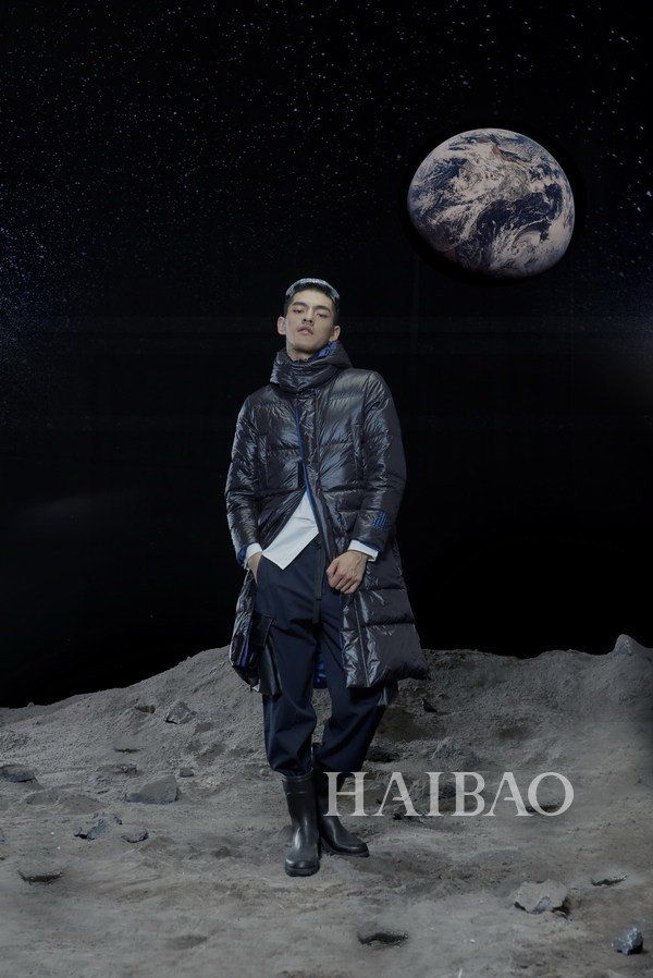 硅基生物2018秋冬系列lookbook:“月之暗面”