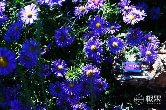 NITECORE TINI 炫彩钥匙灯上手，外表酷炫 无惧黑暗