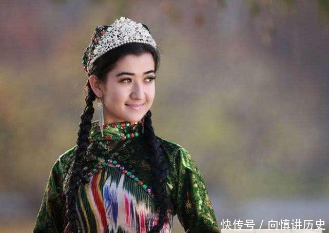 此民族以前不属于中国, 如今移居中国, 美女很多, 但外族人娶不到