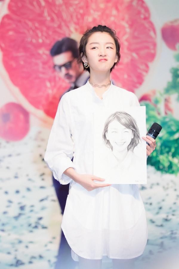 周冬雨这本短发教科书也出Bug了？竟然连她都不知道…….