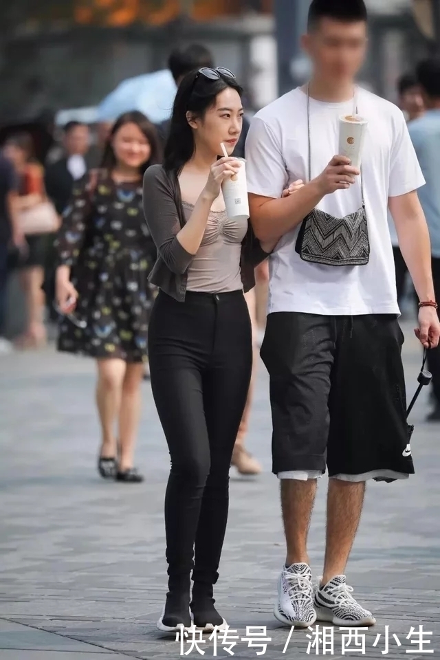 身材娇小纤细150cm高美女穿上显高的紧身裤，瞬间拉高了10公分！