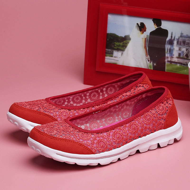 有一种鞋:叫平底单鞋，比高跟鞋舒服，比休闲鞋好看，舒适又洋气