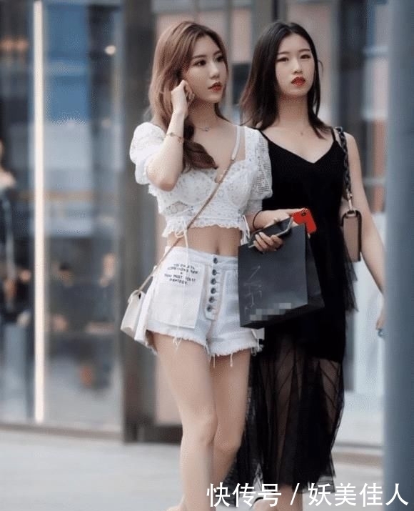  略胜一筹|右边的小姐姐的性感风略胜一筹?