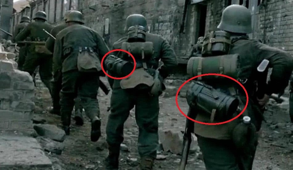 二战德军腰上的铁罐子是什么?人手一个,死都不