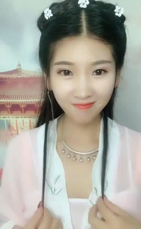 别以为女孩卸妆后都是“魔鬼”，看见她才是惊天地，泣鬼神