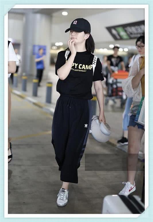 谢娜瘦了不止20斤！尖下巴小蛮腰统统再现，网友：简直换了一个人