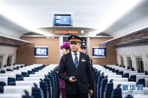  段动车队的热备乘务■探访动车乘务“替补队员”