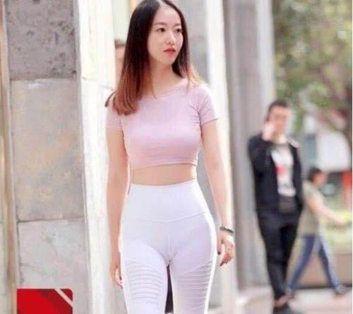 时尚前卫的女性，如何靠打底裤气场全开！