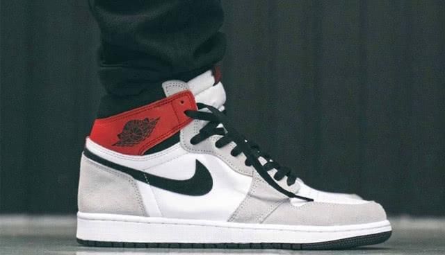 进化版:黑白灰的高级搭配还不够看,进化版高级配色AJ1来袭,这次mid还是输了