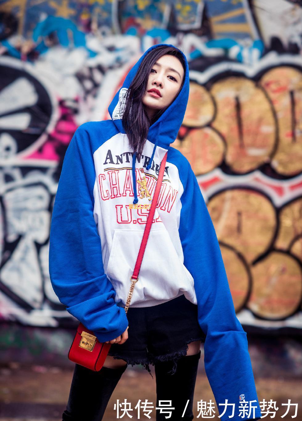 今日热门人物：王鸥｜王鸥这身造型，上半身像旗袍美丽动人