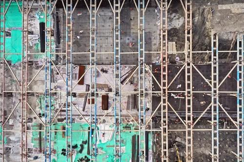  船坞：740米，亚洲第一长的船坞在上海建造中，能满足两艘10万吨