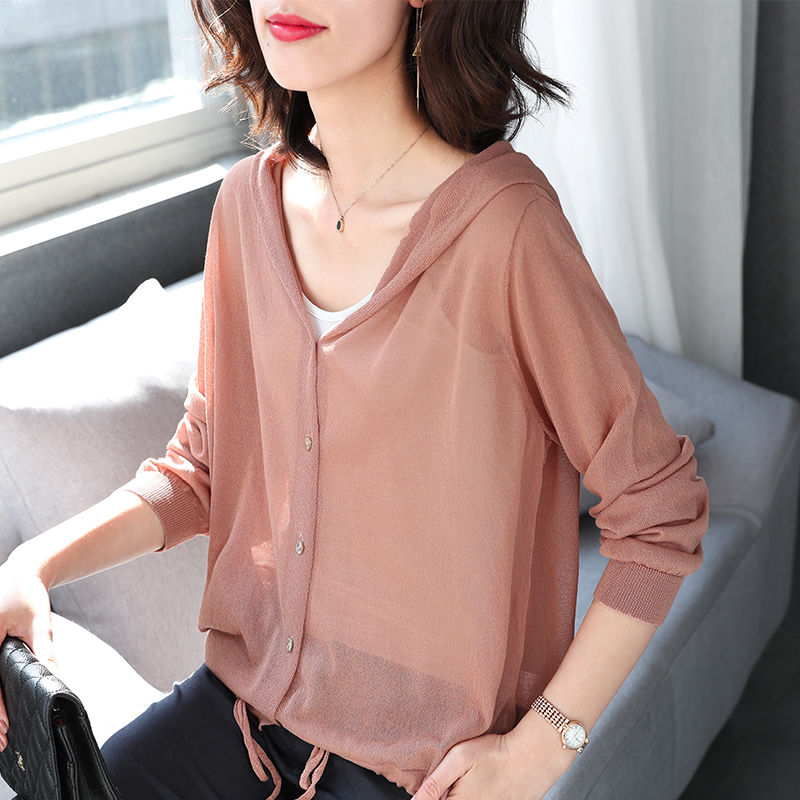 老婆也太逗!50岁还敢穿秋装女装搭白裤，简直让人哭笑不得