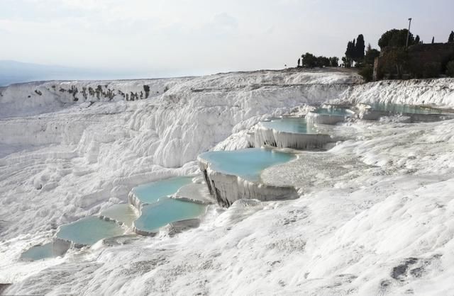 世界最“优美”的景点,来往的游客必须光脚参观,你知道在哪吗?