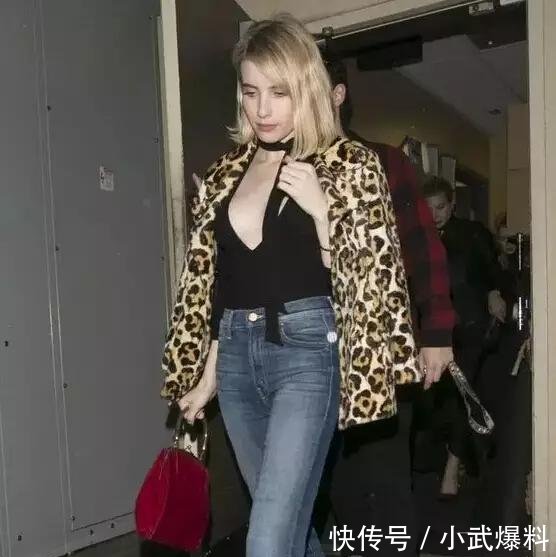 矮个子的胖妞别再卷裤脚了, 看杨幂如何把牛仔裤穿出大长腿