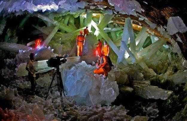 世界最深“水晶洞”，地下300米接近岩浆处，每一滴水都含2亿病毒