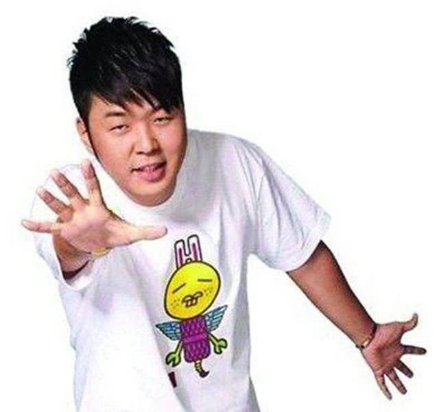  #到显脸瘦#微胖男生颜值改造计划，从发型开始，改变形象，让你有颜随心搭配