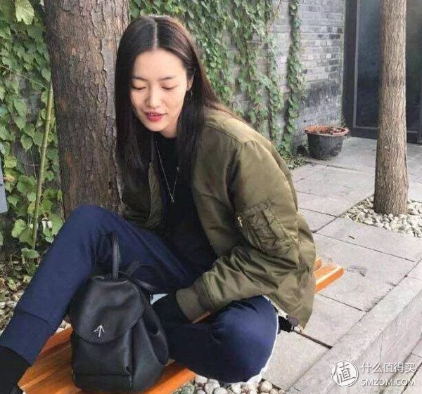 买得起又不撞包:除了Coach、MK，还有这10个时髦又小众的选择!