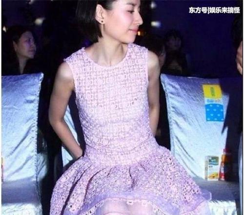 41岁赵薇和37岁董洁同坐，仅差4岁，网友：保养太重要了！