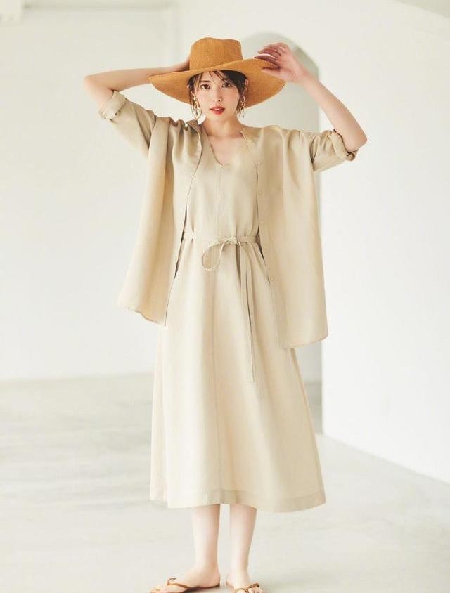  #女人#女人的穿搭，不仅需要清新淡雅的春日之美，还要为自己增加好感度