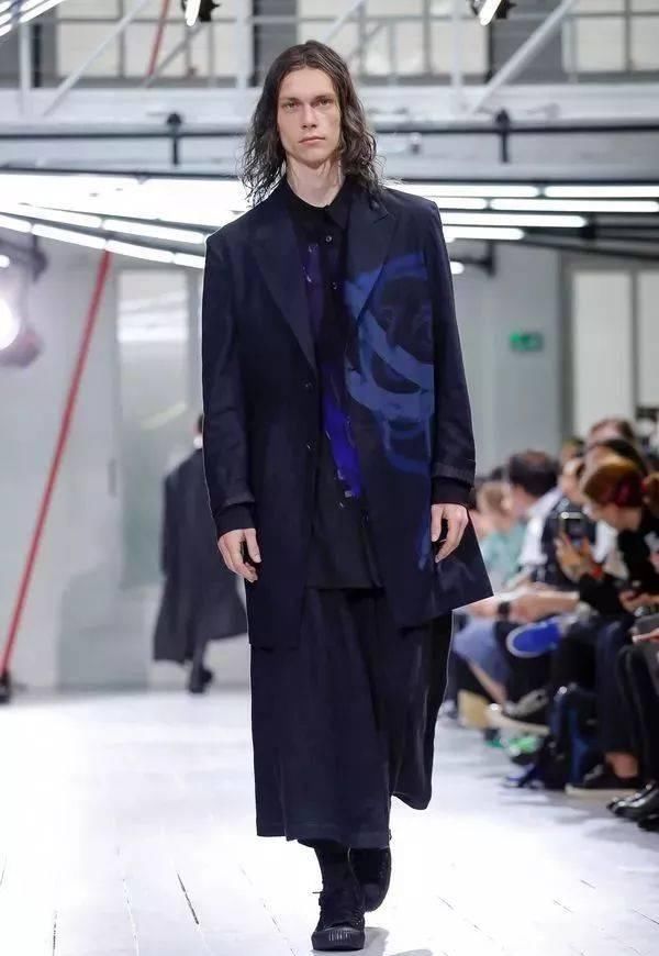 时装秀:Yohji Yamamoto 2020 春夏时装秀:山本耀司的黑色诗意想象