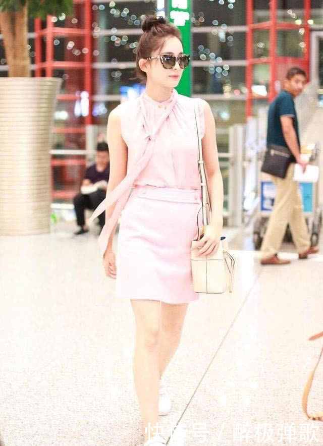 古力娜扎敢梳丸子头 证明她的头发又长出来了 头发多的是真美女