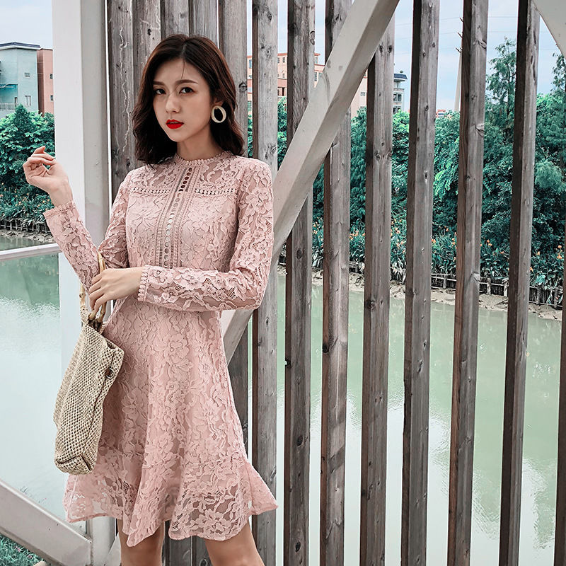 有一种秋裙叫:“轻薄裙”，优雅高贵贼时髦，胖人上身瘦到没朋友