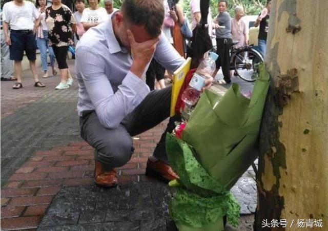 胡歌悼念上海砍人事件，不是炒作！真实原因真爱粉都不一定知道！