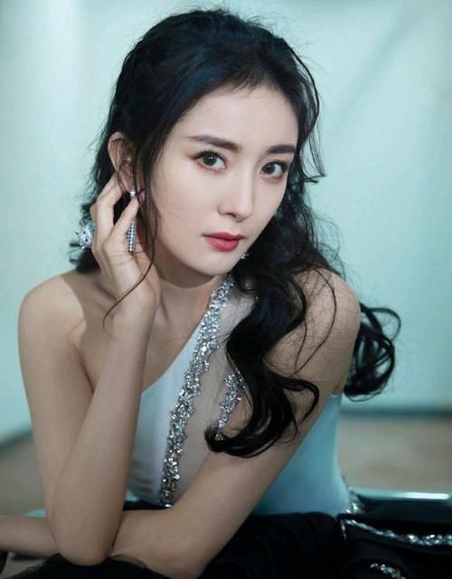 『 生图』刘亦菲仙，杨幂艳，赵丽颖美！郑爽鼻子下巴被热议，baby有黑眼圈