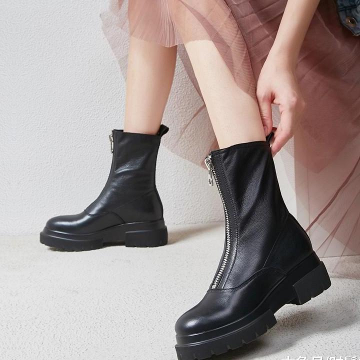 恨天高快扔掉! 秋天流行穿这3双鞋, 出街显高又时髦!