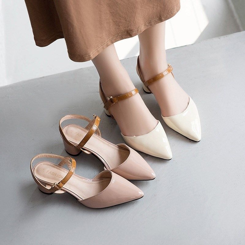 今年流行一字扣高跟鞋，让你气质美翻了